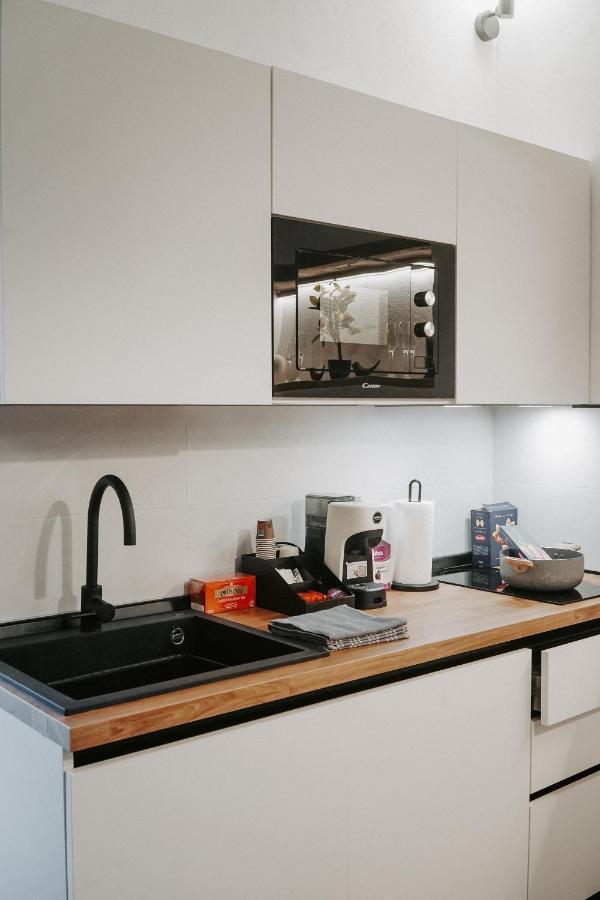 Dislocati Bnb - Jacuzzi Privata - Cucina - Tv60" - Minimal Luxury Marigliano Exterior foto